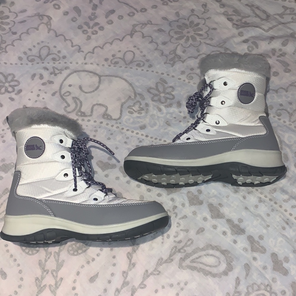 New Eddie Bauer Walla Snow Boot Gray White Insulated Faux Fur Winter Sz 7